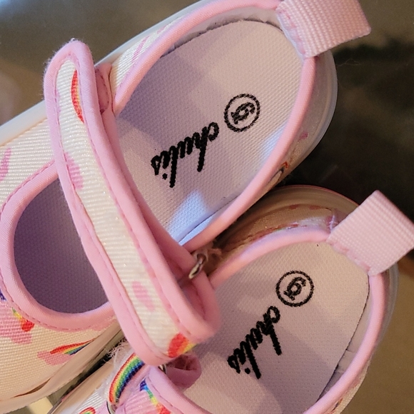 ๐5/$20๐ Rainbow Toddler Shoes with Rainbows - Picture 5 of 5